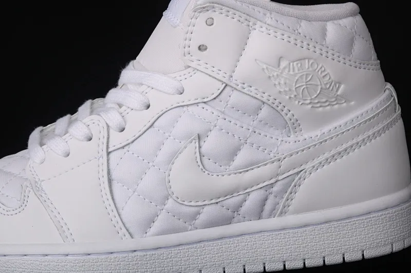 All Categories Air Jordan Jordan Series Basketball Shoes Air Jordan 1 Mid Air Jordan 1 Mid "Quilted White" AJ1 Joe 1 White Diamond "Little Chanel" Mid-top Versatile Casual Sports Shoes DB6078-100